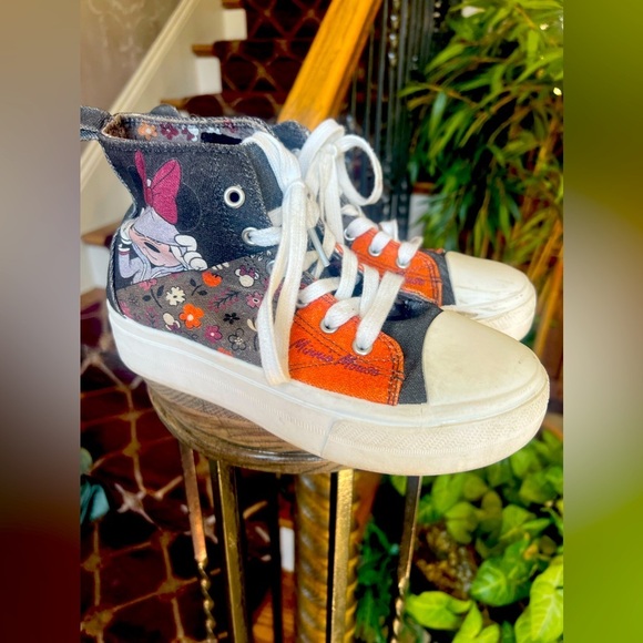 Minnie mouse platform, high tops, girls size 4 canvas very good condition - Picture 9 of 13
